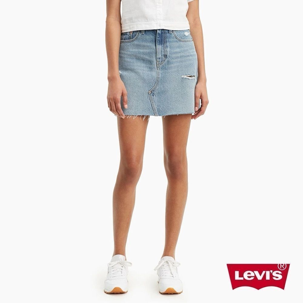 NEW Levi’s High Rise Iconic Red Tab Distressed Light Wash Denim Mini Skirt Sz 31